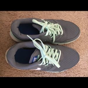 Nike tennis shoes